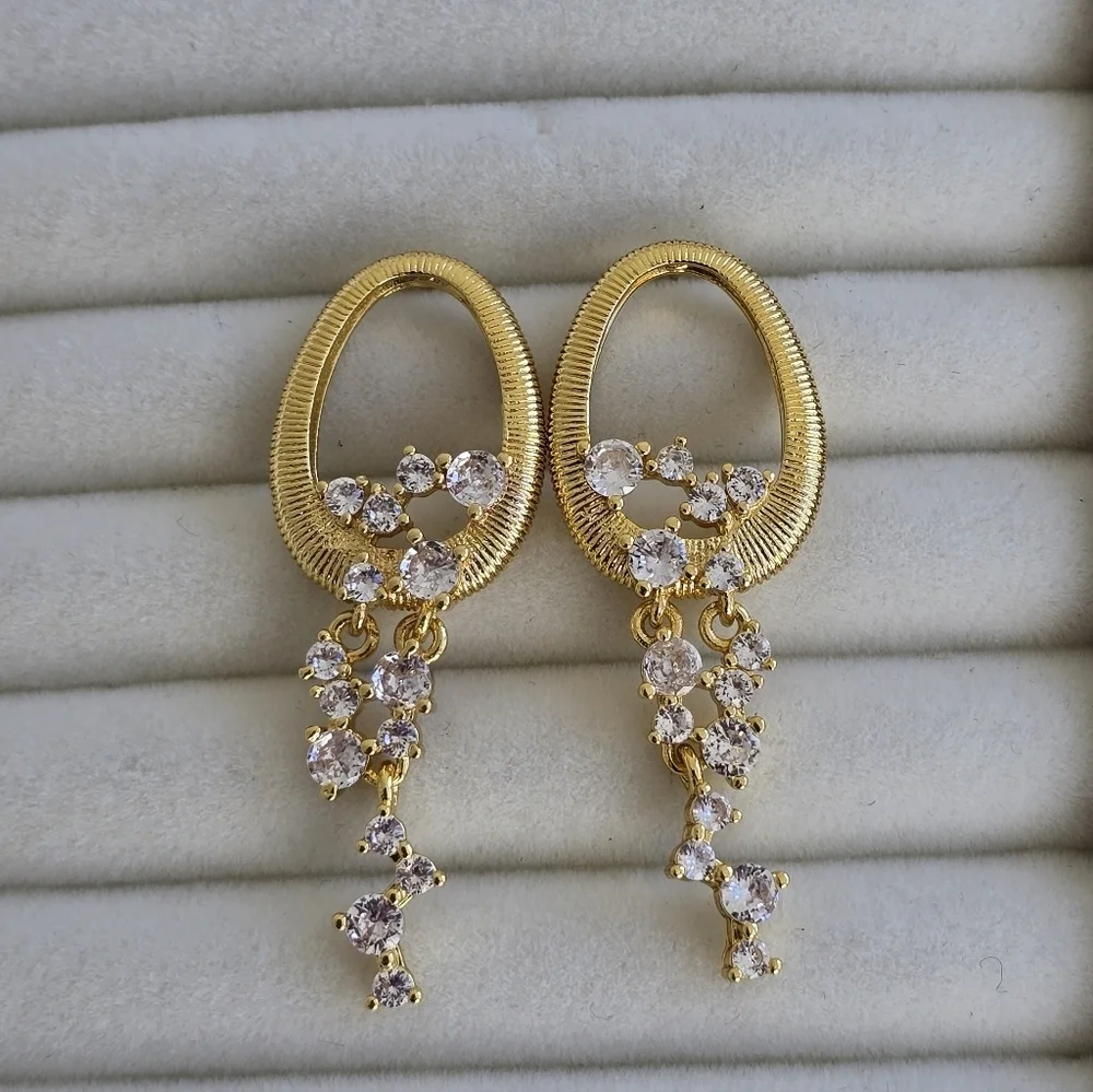Gold Oval CZ Drop Earrings | Modern Vintage Glam ✨️
